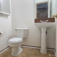 1/2 bath on the main/powder room!