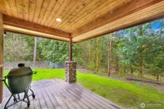 2nd covered BBQ deck just off the kitchen and dining nook