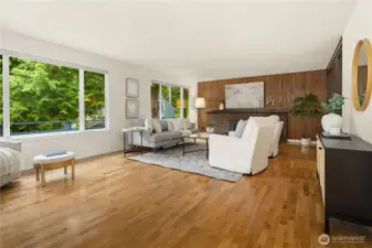 Livingroom oasis to enjoy privacy, greenery, and your favorite birds