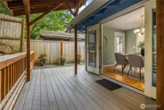 Enjoy the outdoors from your dinner table