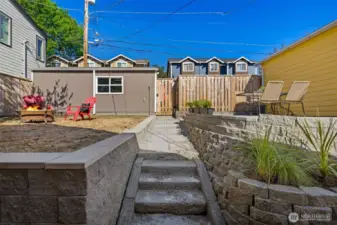Big back yard fully fenced