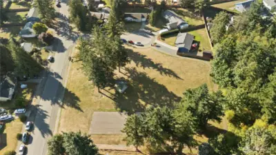 Park with playground right next door!
