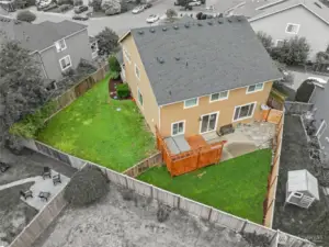 Another great pic to show how big this yard is!