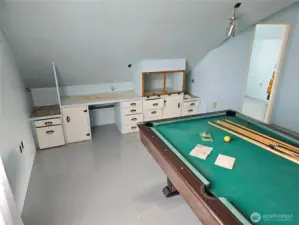 Rec rm with pool table included
