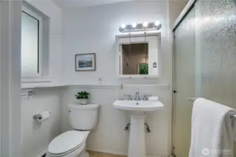 Guest Suite 3/4 bath