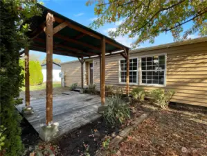 LARGE GAZEBO IN FRONT OF THE HOME