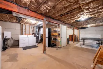 Large basement w/room to grow