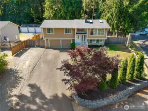 Front photo of this nice home.