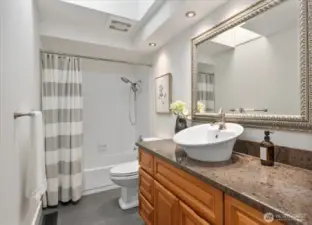 Main floor full bath