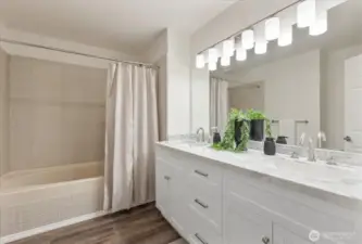 Upstairs full bath