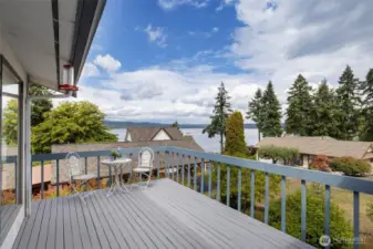 Main deck provides an abundance of space for entertaining.
