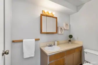 Full guest bathroom with bathtub!