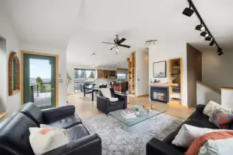 The home feels like a lovely treehouse!