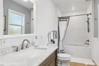 Main bath is a Full one!