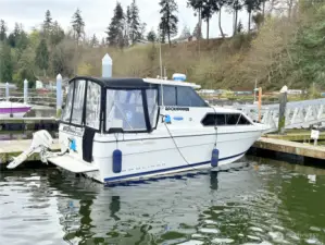 Day Use garage with electric fireplace & tv.