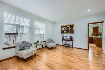 Beautiful wood floor through out