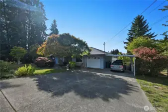 Easy access for the second lot (buyer to verify).