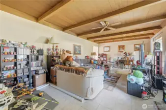 Livingroom. Yes that's an aircraft carrier.