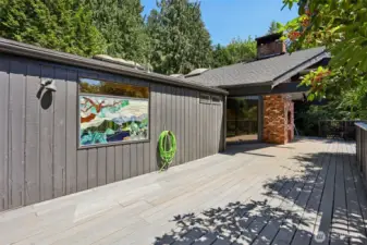 Large beautiful decking water proof Pergo planks. Also? Have you ever seen such and extraordinary area for outside cooking....