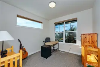 Main floor guest bed/office