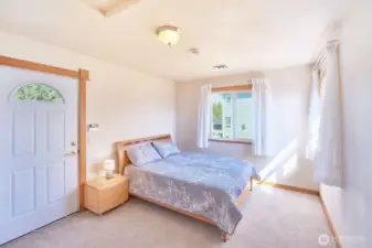 Guest bedroom 3 with exterior entrance