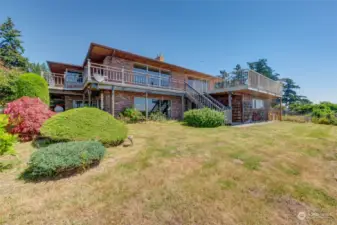 Fully landscaped yard just adds more beauty.