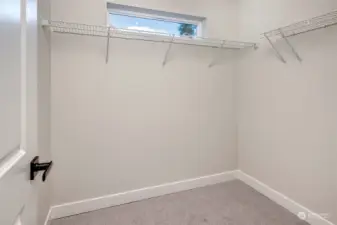 Walk-in closet (Model Home Lot C101)