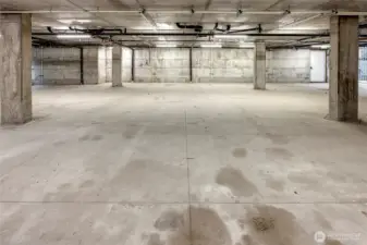 Garage with 1 dedicated space