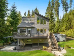 3 level home that has endless possibilites.