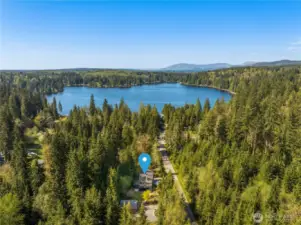 Lake Roesiger is right there!