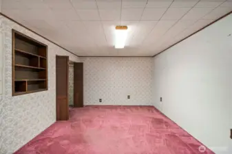 Enter closet and see next photos for kitchenette