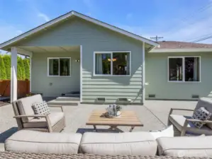 A backyard that's "party ready" for sure