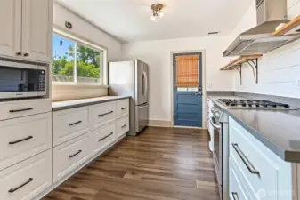 Kitchen - virtually destaged