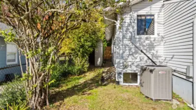 Oh yes - that’s right! This home has a heat pump, providing energy-efficient warmth in the winter, and cool comfort all summer long.