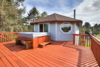 Upper deck off master bedroom (hot tub out of order)