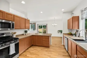 Amzing kitchen with lots of space.