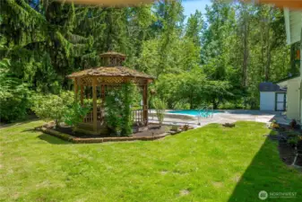 This shows the incredible privacy of the back yard.