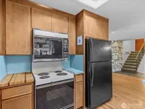 Double oven in kitchen