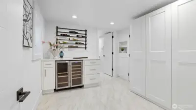 Versatile space currently used as a wine room and would be a great space for office, hobby room, and more! Endless potential!