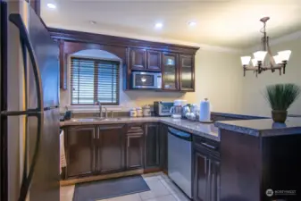 Custom Kitchen Cabinets