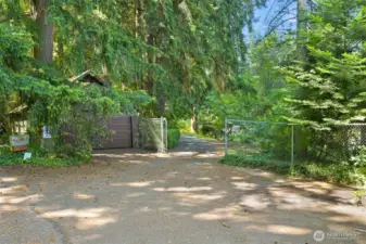 Garage for 3187 Agate Bay