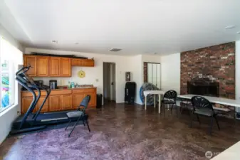 Exercise & Kitchen