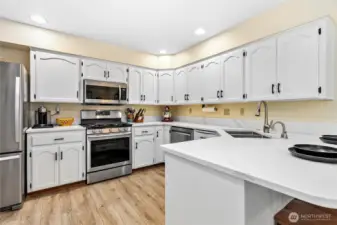 Love the bright white of this kitchen