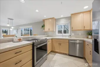 Large kitchen with plenty of space for cooking