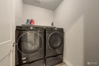sperate laundry room w option to add addtl cabinets