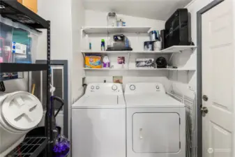 Laundry Washer & Dryer Stay