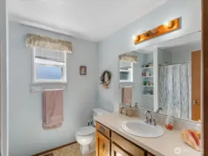 Full Bathroom Upstairs