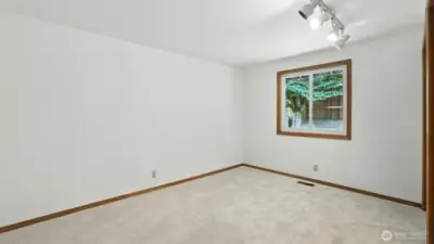 Guest Bedroom #1