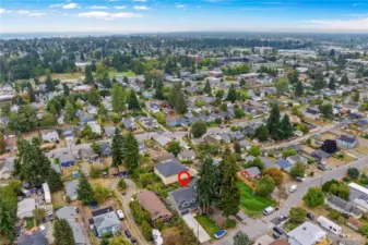 Minutes from the freeway and 6th Ave and Proctor!