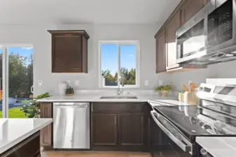 Photographs are for illustrative purposes only. Features, finishes, interior/exterior colors, landscaping and floorplan shown may vary from actual homes built.